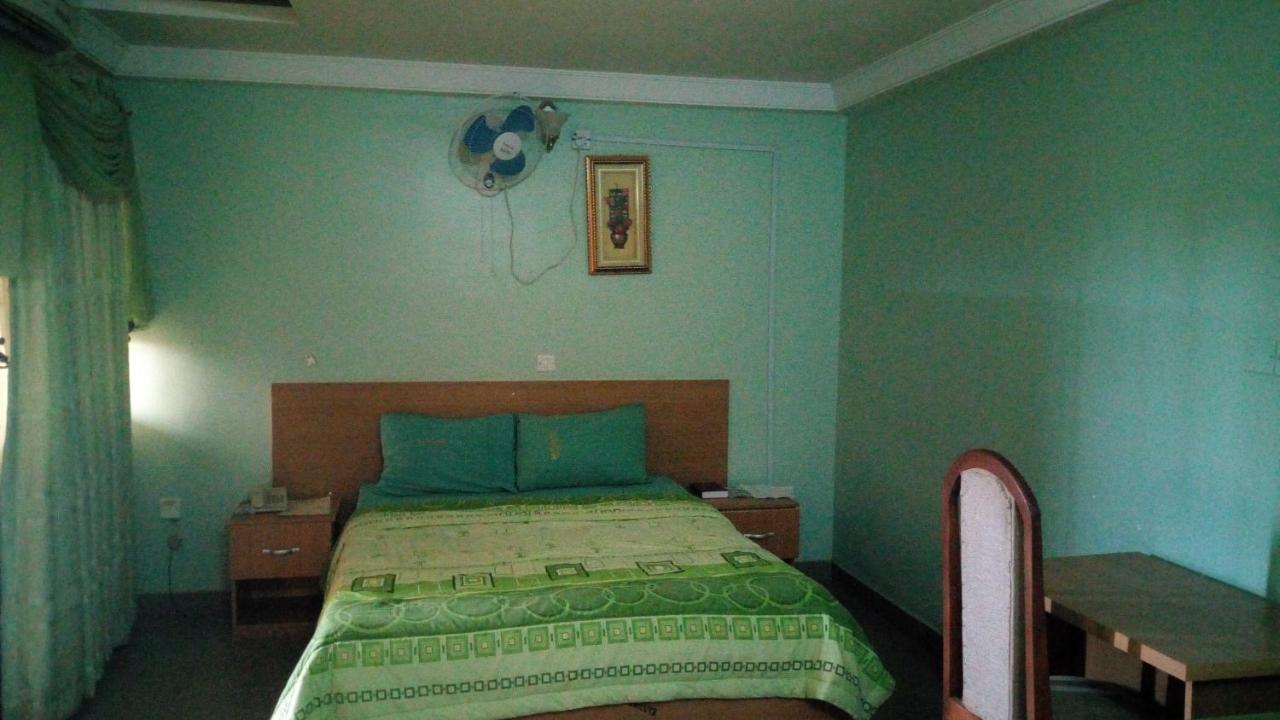 Mataan Hotel And Suites 伊巴丹 外观 照片